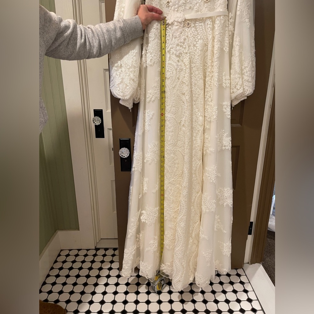 Additional photos for teuta gown